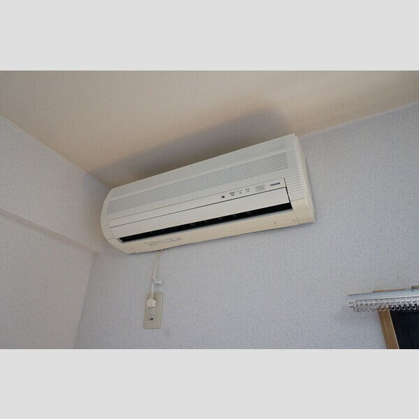 その他設備 (洋室にエアコン付です)