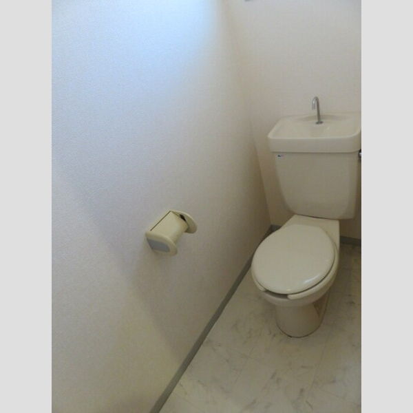トイレ (トイレ)