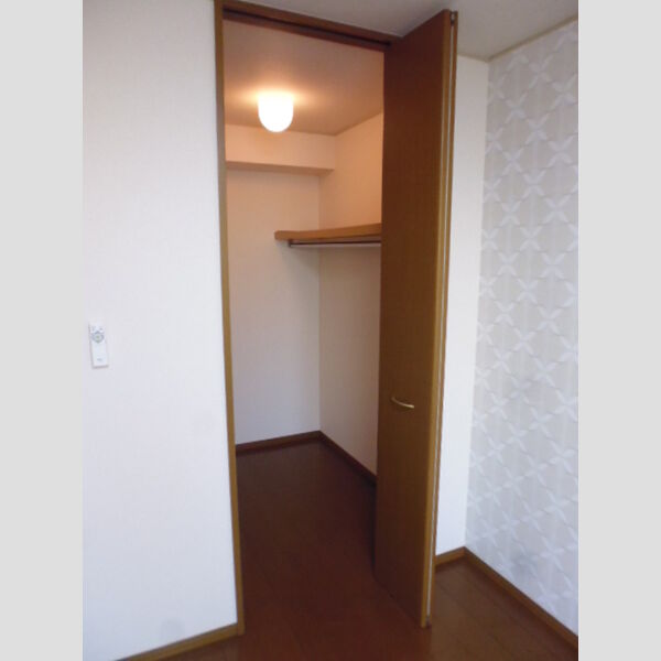 収納 (洋室北収納(ノースステラA202))