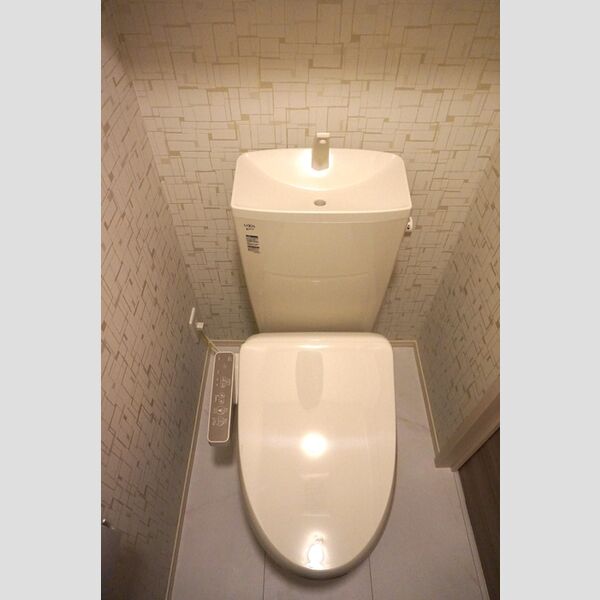 トイレ (温水洗浄暖房便座(PROUD桔梗が丘　B105))