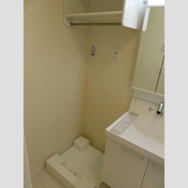 洗面所 (洗濯機置き場)