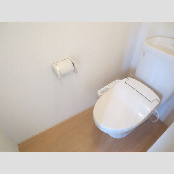トイレ (トイレ)
