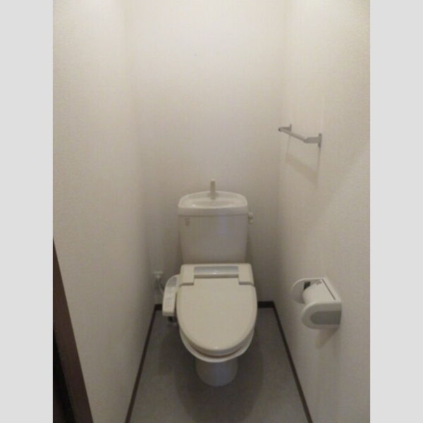 トイレ (トイレ)