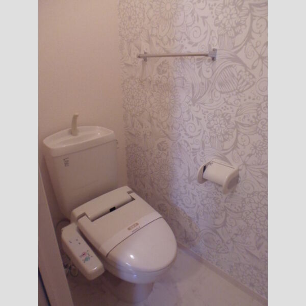 トイレ (トイレ)