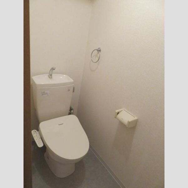 トイレ (温水洗浄暖房便座)