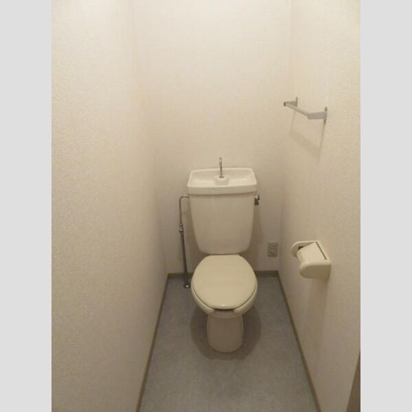 トイレ (トイレ)