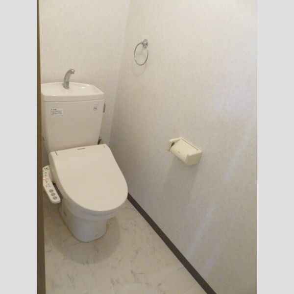トイレ (トイレ)