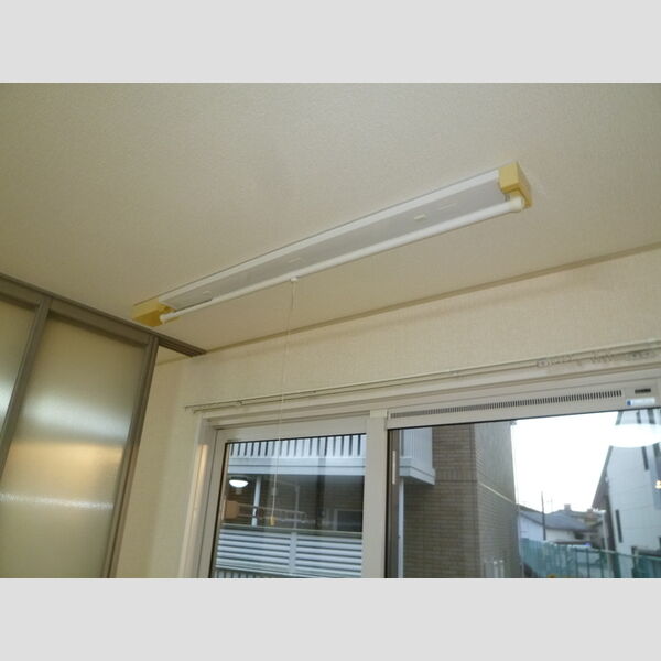 その他設備 (室内物干し)