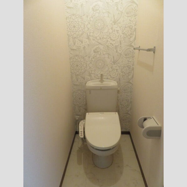 トイレ (トイレ)