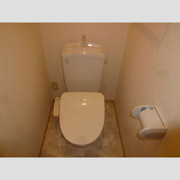 トイレ (トイレ)