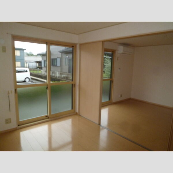 居室・リビング (南洋室)