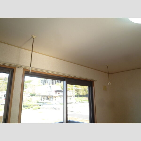 その他設備 (室内物干し)