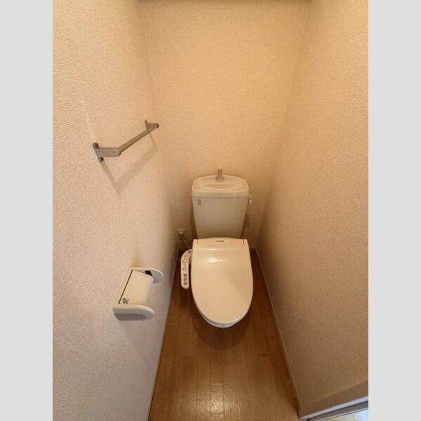 トイレ (トイレ)