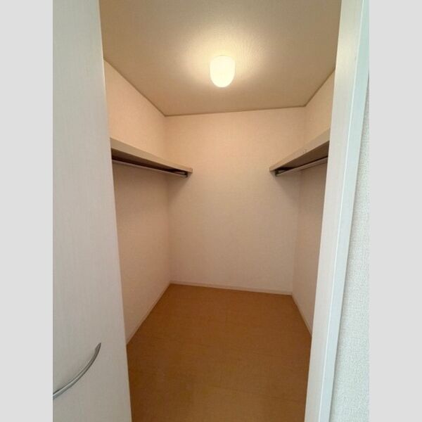 収納 (ウォークインクローゼット)