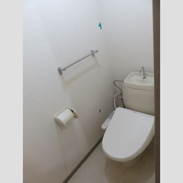 トイレ (トイレ)