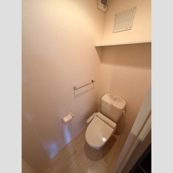 トイレ (トイレ)