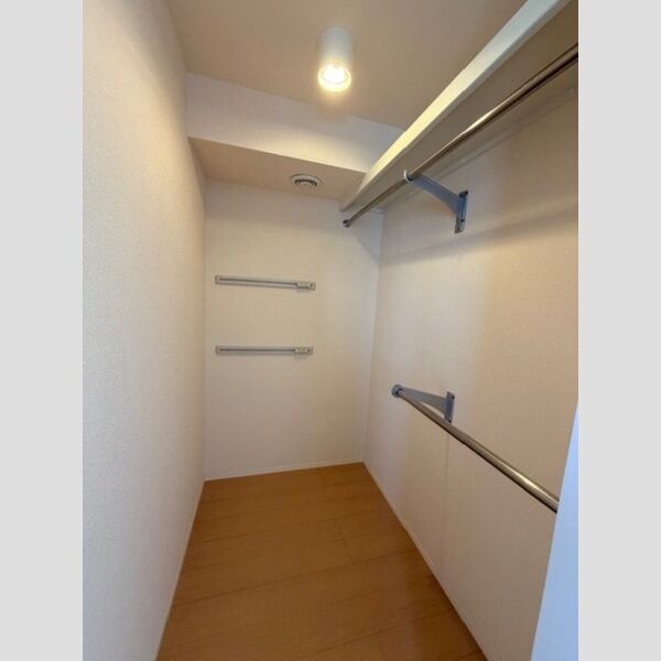 収納 (ウォークインクローゼット)