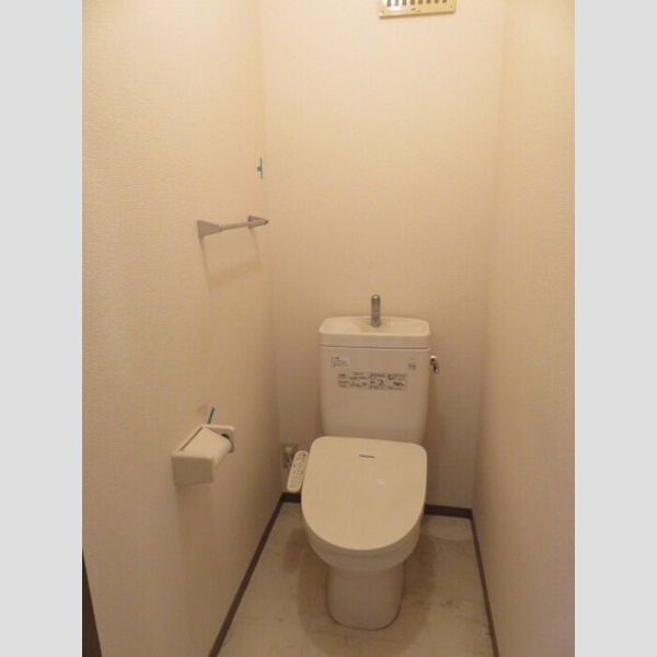 トイレ (トイレ)