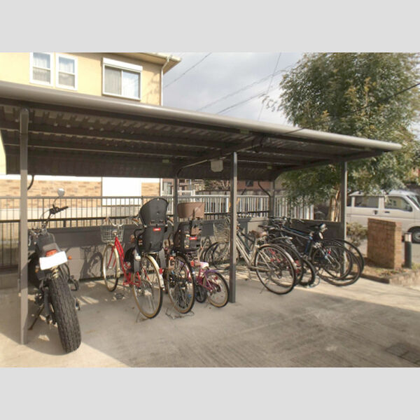 現地周辺 (駐輪場)