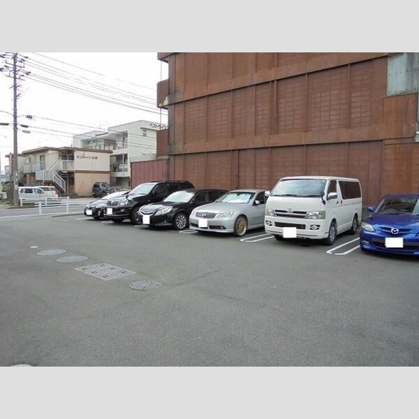 駐車場 (駐車場)