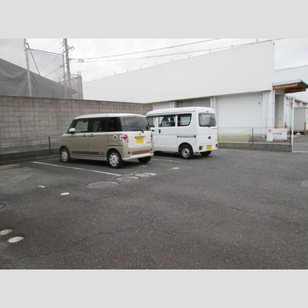 駐車場 (駐車場)