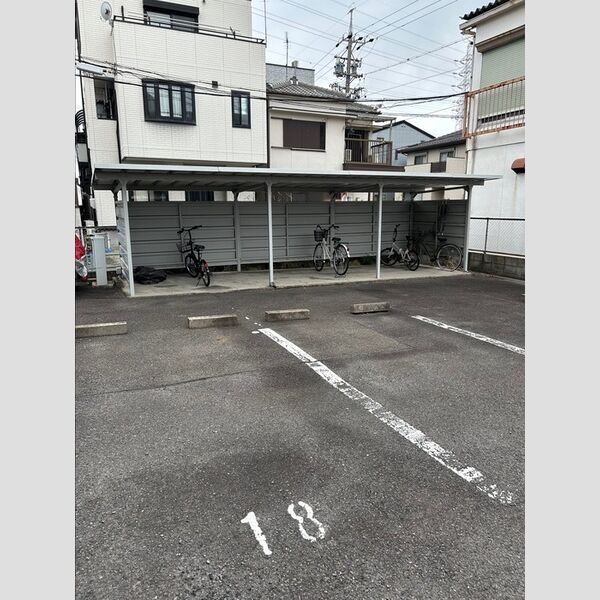 現地周辺 (駐輪場)