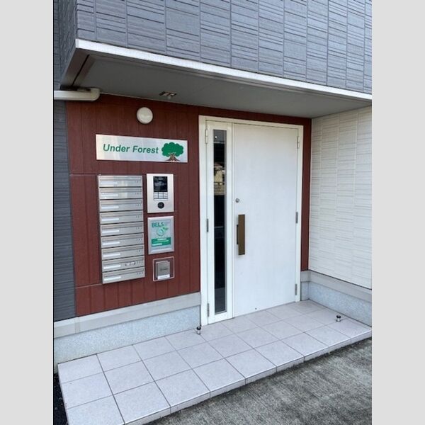 エントランス (エントランス)