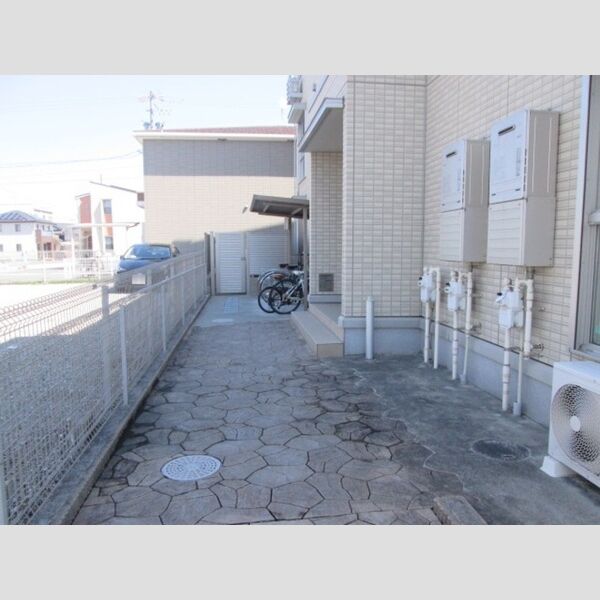 エントランス (エントランス)