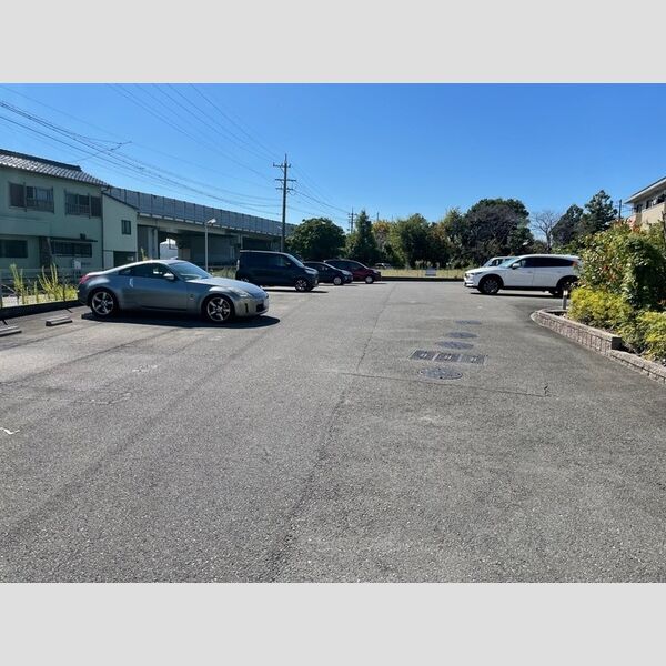 駐車場 (駐車場)