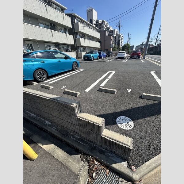 駐車場 (駐車場)