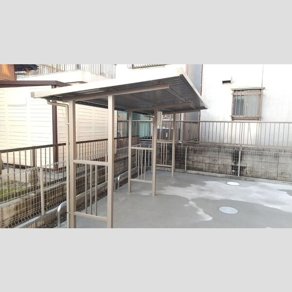 現地周辺 (駐輪場)