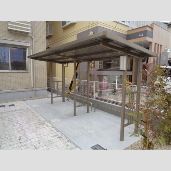 現地周辺 (駐輪場)