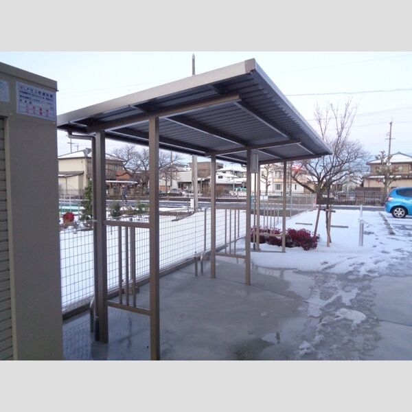 現地周辺 (駐輪場)