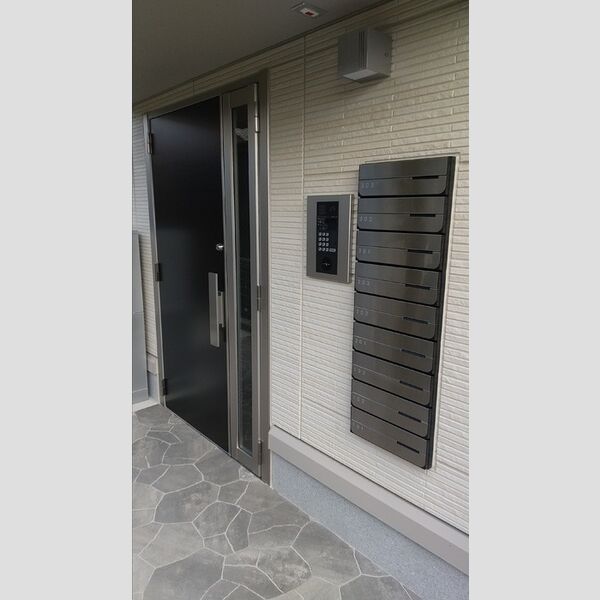 エントランス (エントランス)