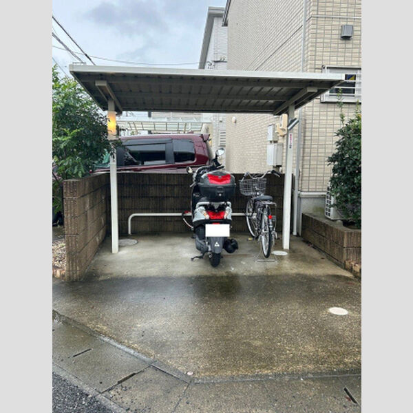 現地周辺 (駐輪場)