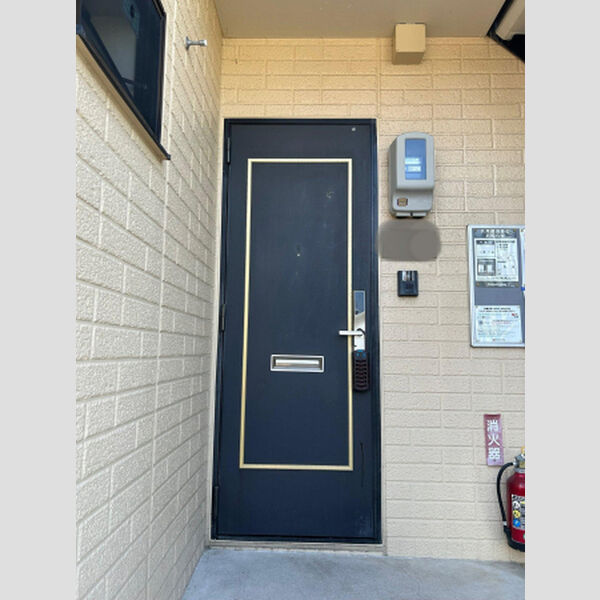 現地周辺 (玄関~掲示板)