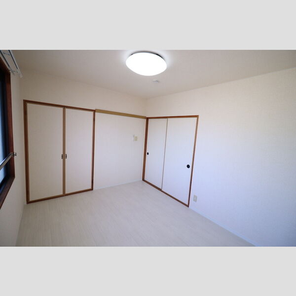 その他 (北側洋室)