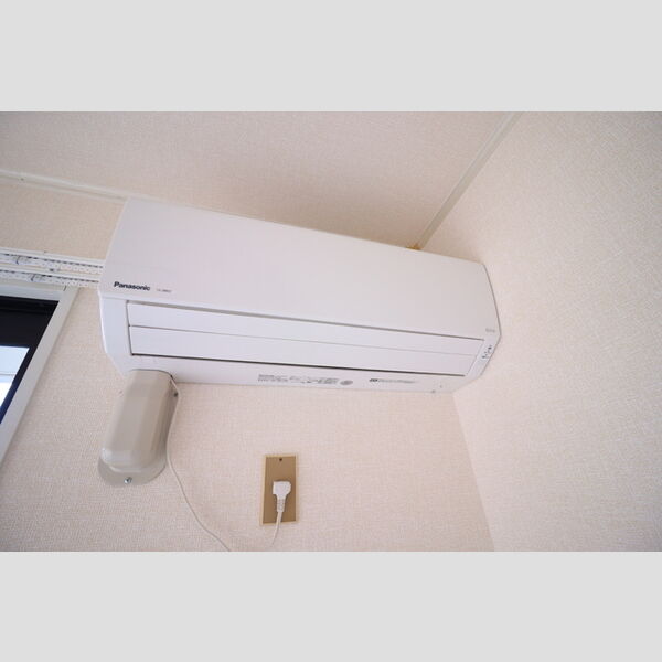 その他 (南側洋室エアコン)