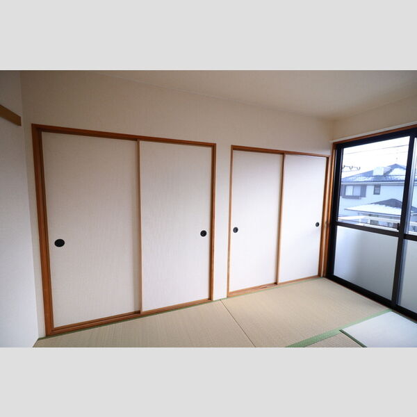 収納 (南側和室収納)