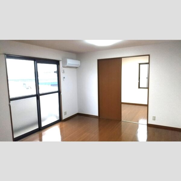 居室・リビング (LDK(キッチン側から撮影・奥は南洋室))