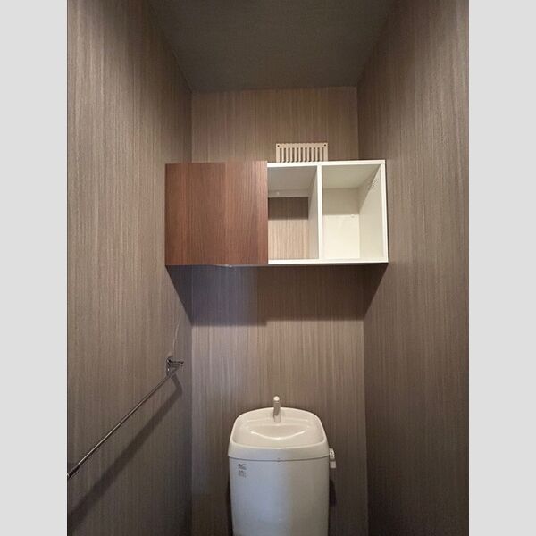 トイレ (トイレ収納棚)