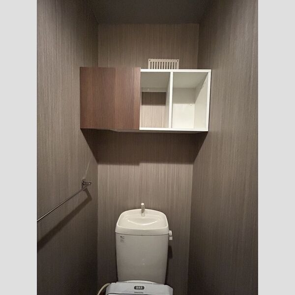 トイレ (トイレ収納棚)