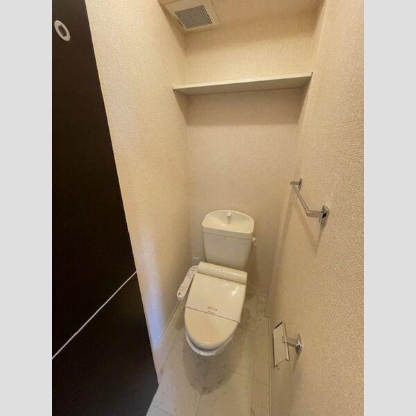 トイレ (トイレ)