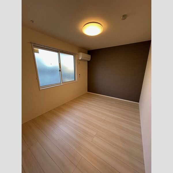 その他 (北側洋室)