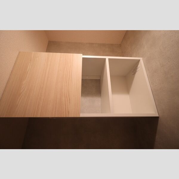 トイレ (トイレ収納棚)