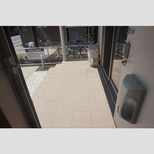 その他 (エントランス)