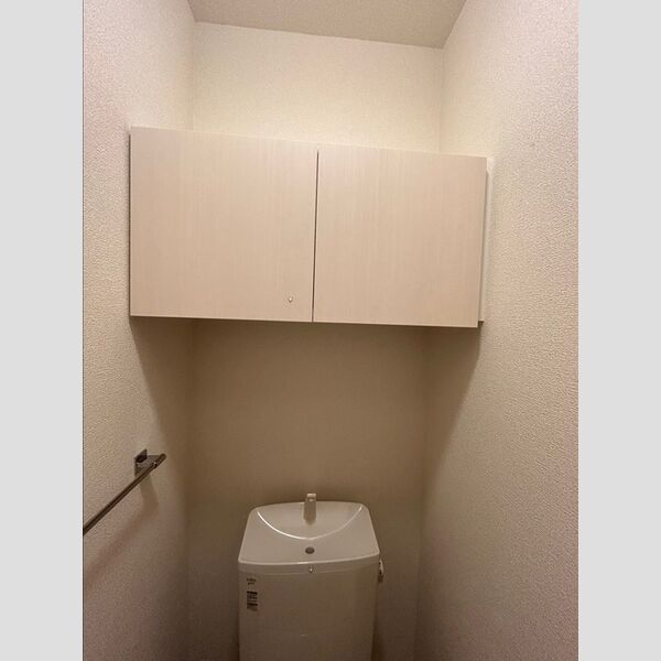 トイレ (トイレ収納棚)