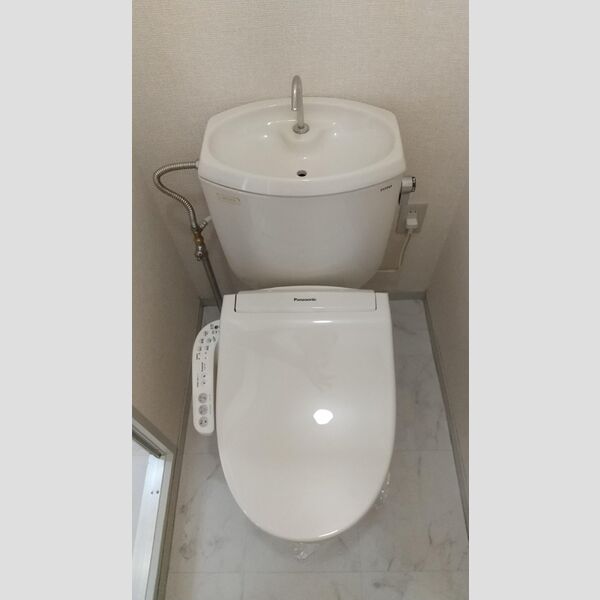 トイレ (温水洗浄暖房便座)