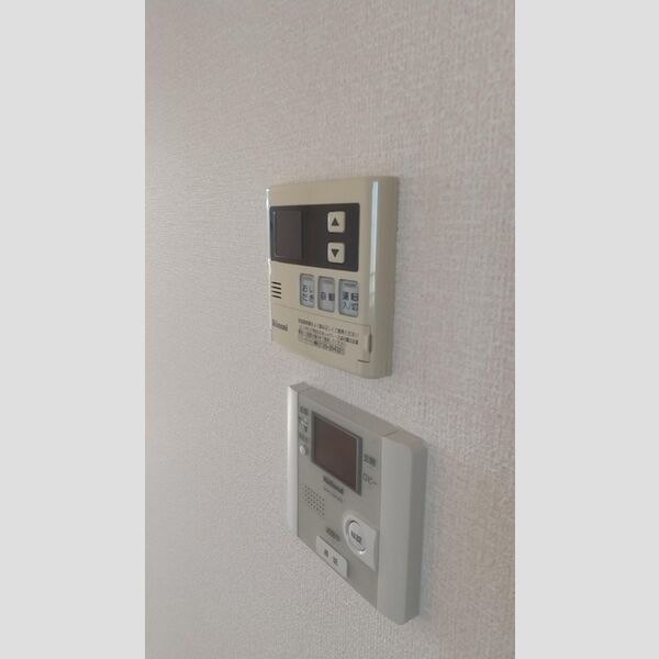 その他設備 (追い焚き機能付き給湯機・モニタ付きインターホン)
