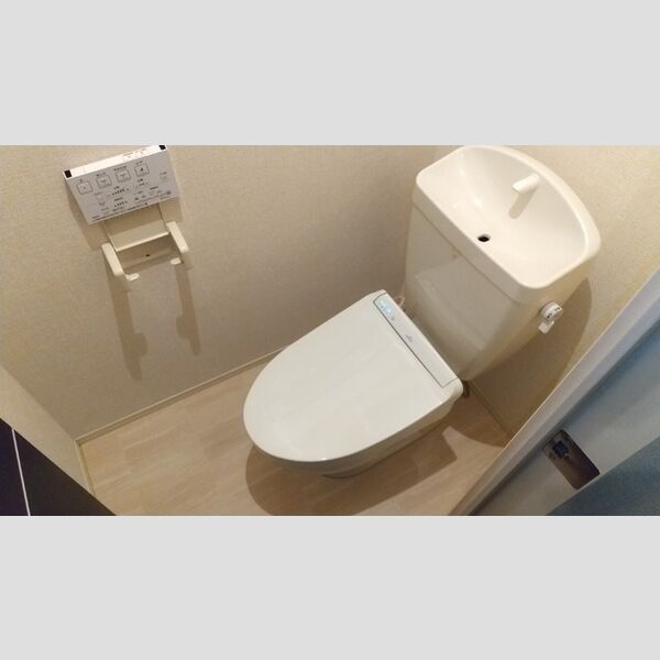 トイレ (温水洗浄暖房便座)